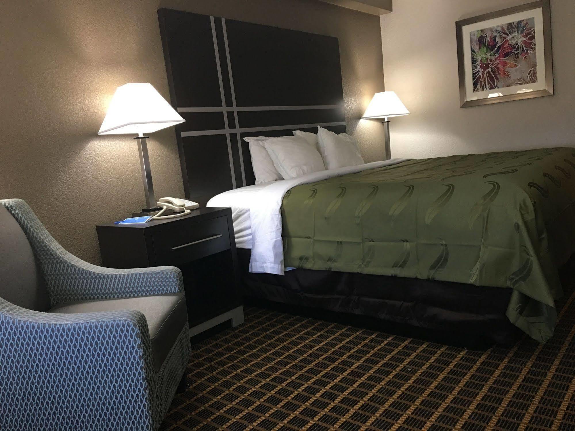 Quality Inn & Suites West El Paso I-10 Eksteriør bilde