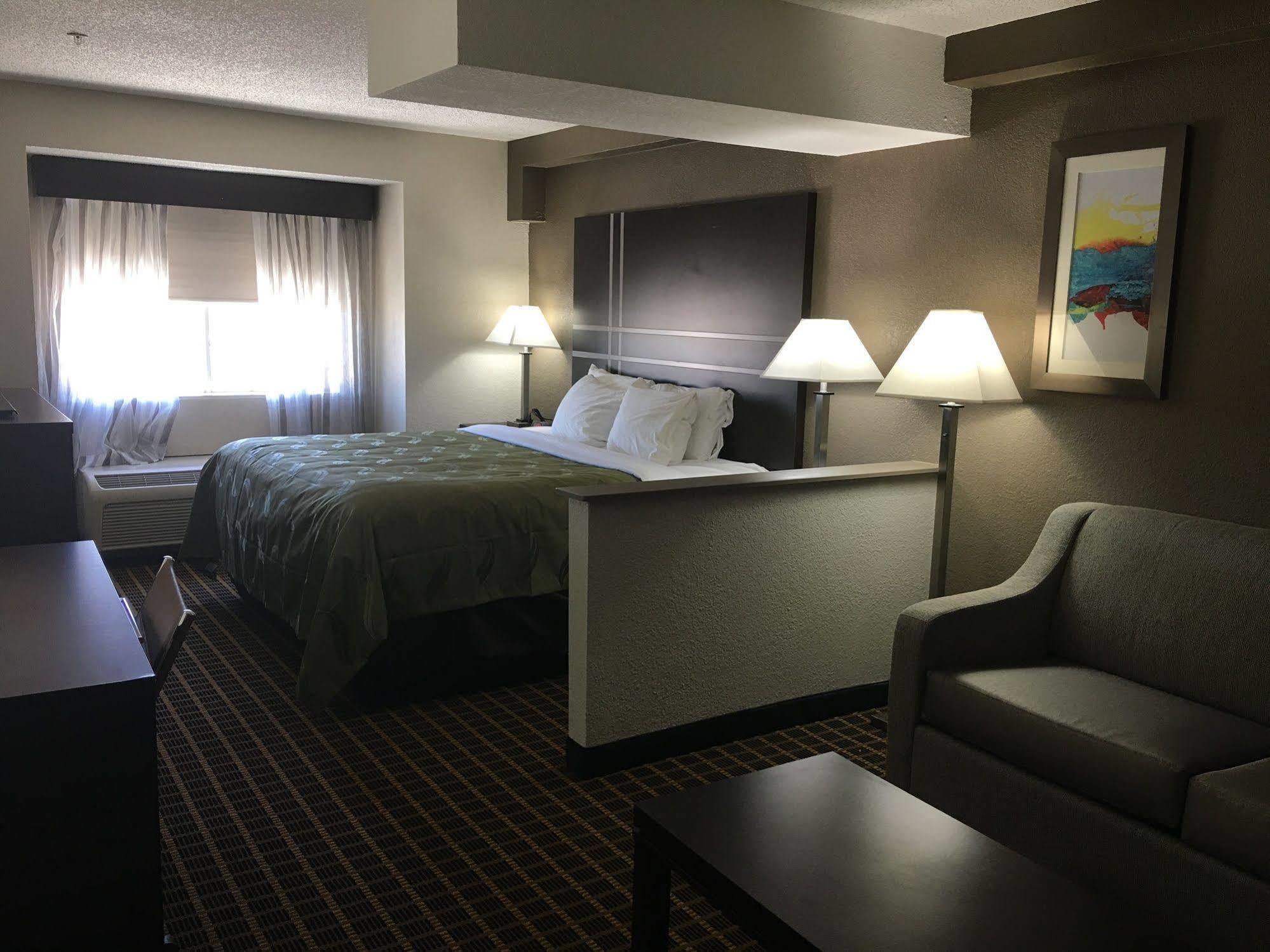 Quality Inn & Suites West El Paso I-10 Eksteriør bilde