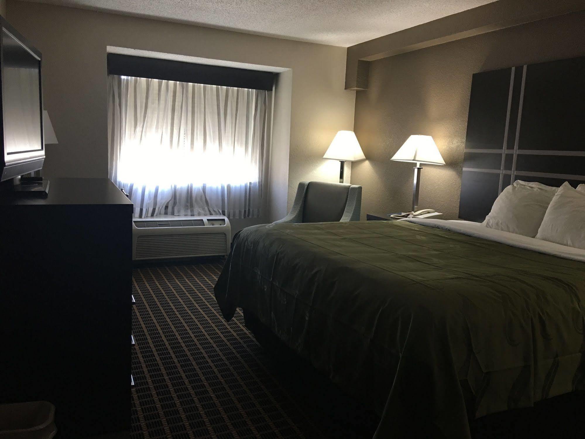 Quality Inn & Suites West El Paso I-10 Eksteriør bilde