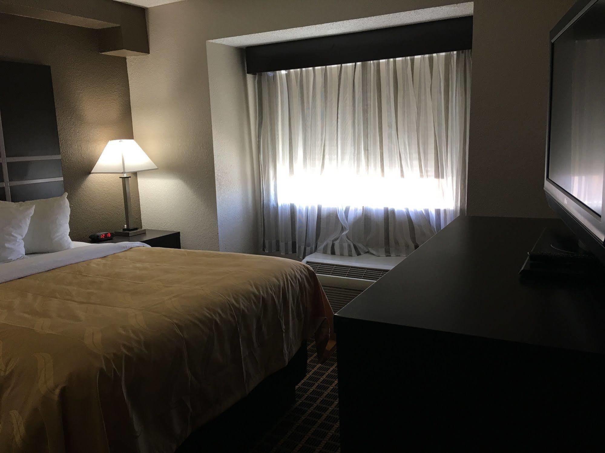 Quality Inn & Suites West El Paso I-10 Eksteriør bilde